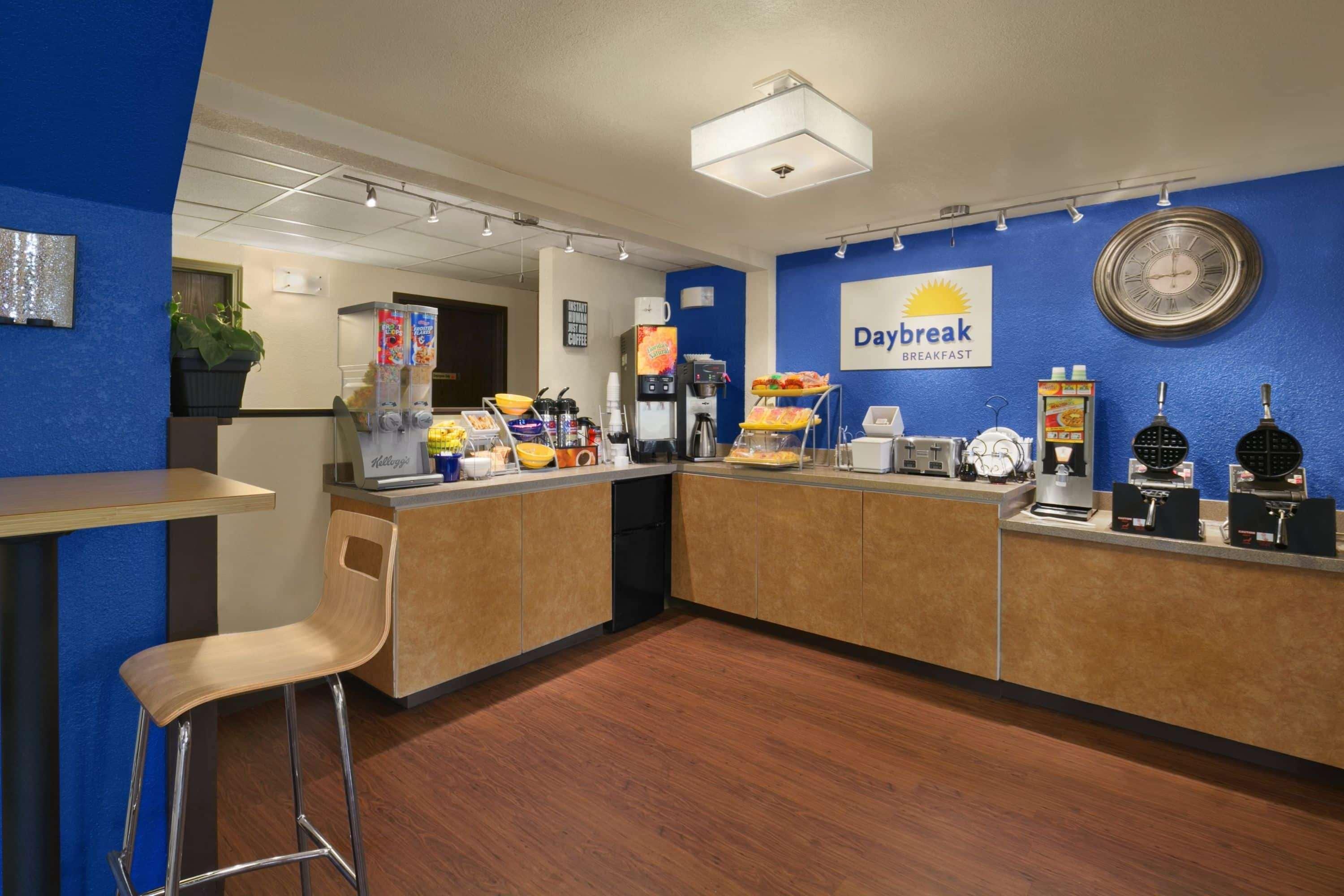 Days Inn & Suites By Wyndham Stevens Point Extérieur photo