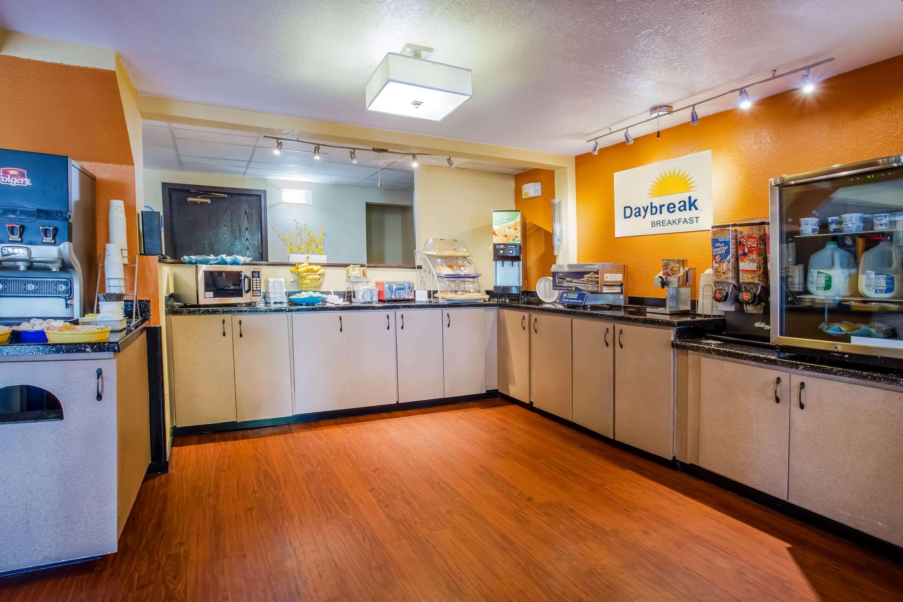 Days Inn & Suites By Wyndham Stevens Point Extérieur photo