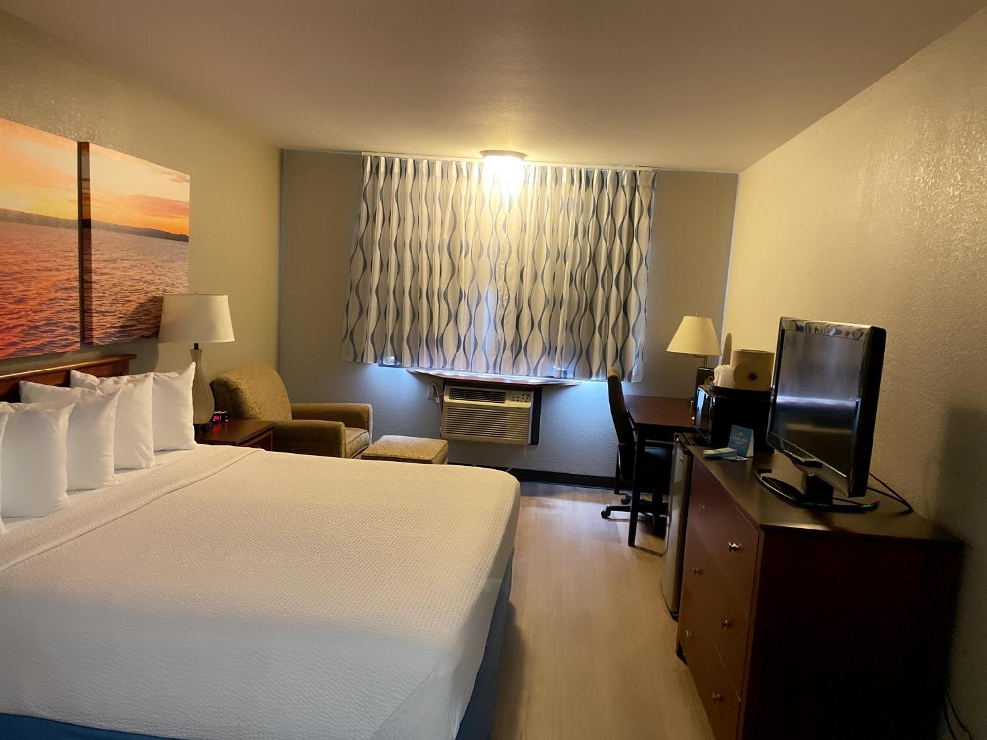 Days Inn & Suites By Wyndham Stevens Point Extérieur photo