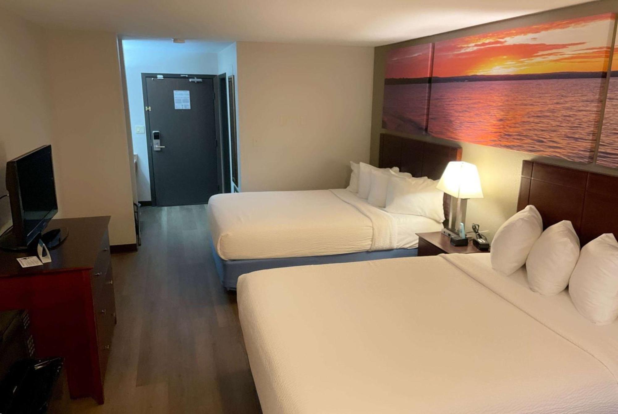 Days Inn & Suites By Wyndham Stevens Point Extérieur photo