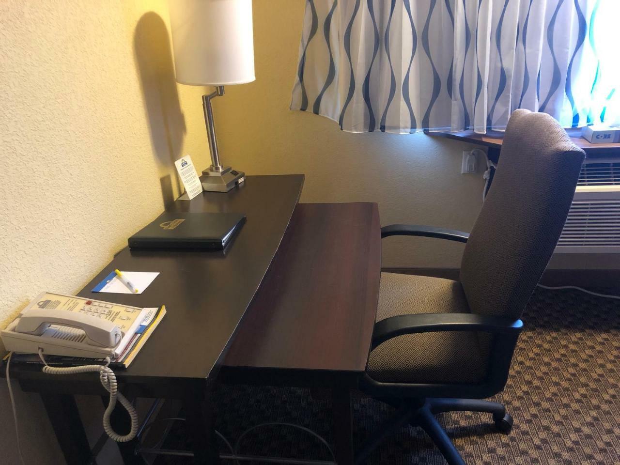 Days Inn & Suites By Wyndham Stevens Point Extérieur photo